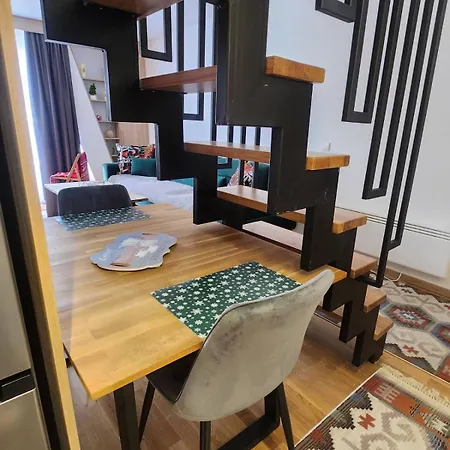 Aroma Luxury Apartment