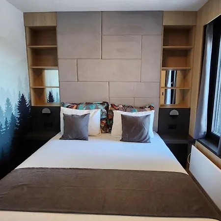 Aroma Luxury Apartment *