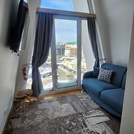 Aroma Luxury Apartment