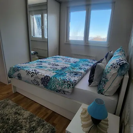 Aroma Luxury Apartment *