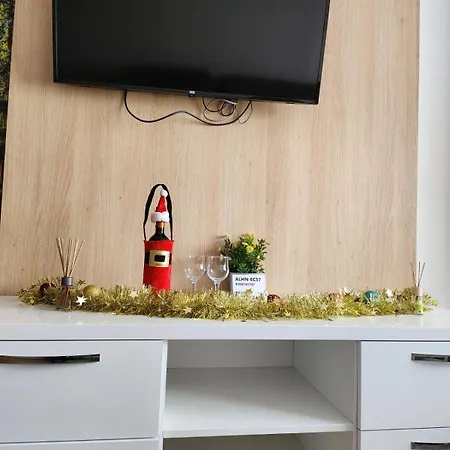 Aroma Luxury Apartment *